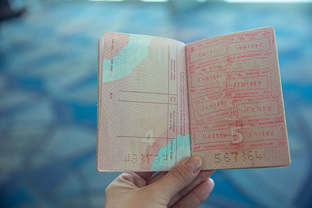 Czy ograniczenia podróży są nieuniknione? Poznaj koncepcję „Paszportu Węglowego” w walce ze zmianami klimatycznymi